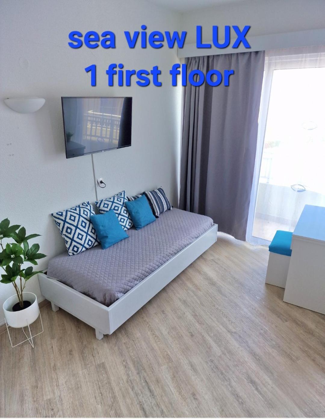 Blue Eyes Hotel apartamentowy 2*
